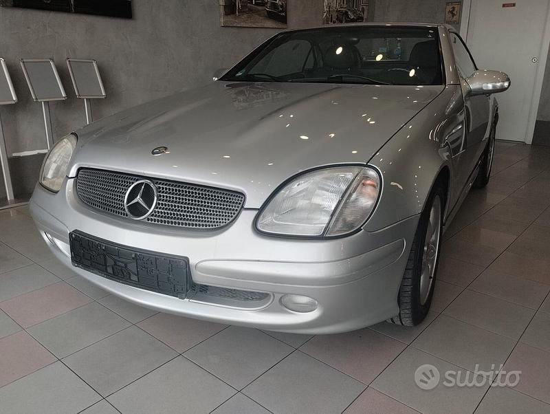 Usata Mercedes SLK200 163 CV (119 kW) 2002 Grigio Cabrio