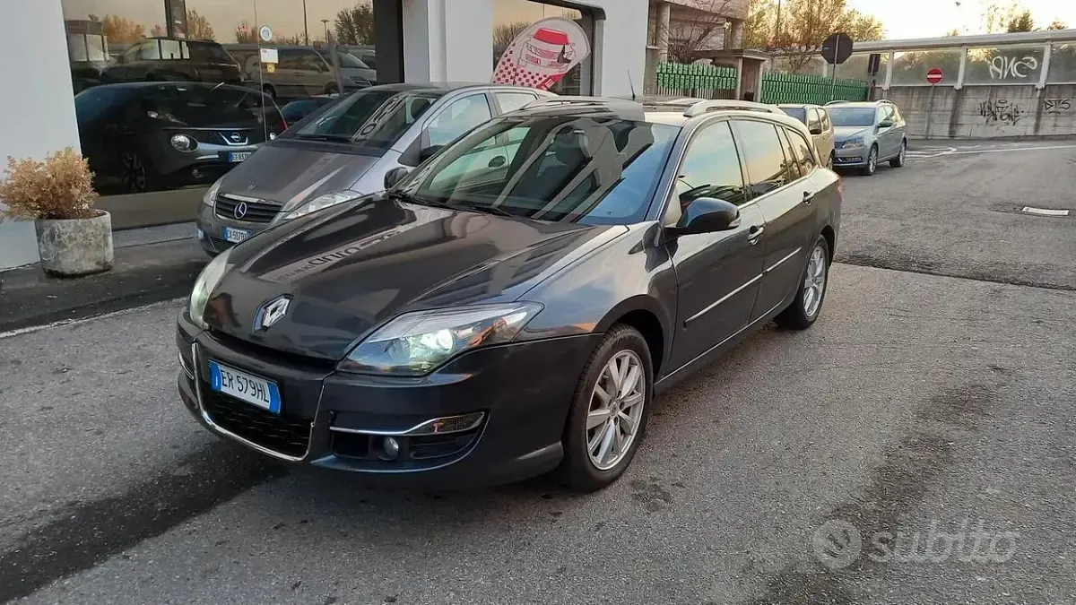 Usata Renault Laguna III Initiale 150 CV (110 kW) 2013 Verde Station wagon