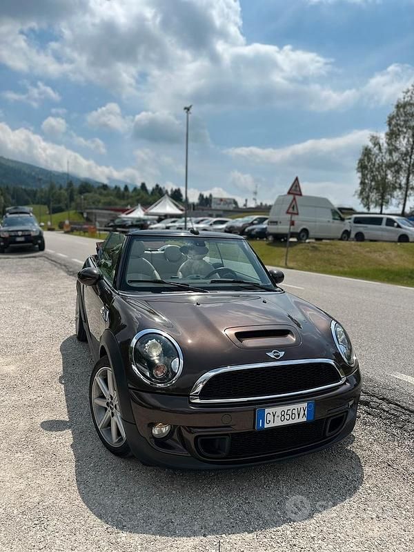 Usata Mini Cooper S Cabriolet 184 CV (135 kW) 2012 Marrone Cabrio