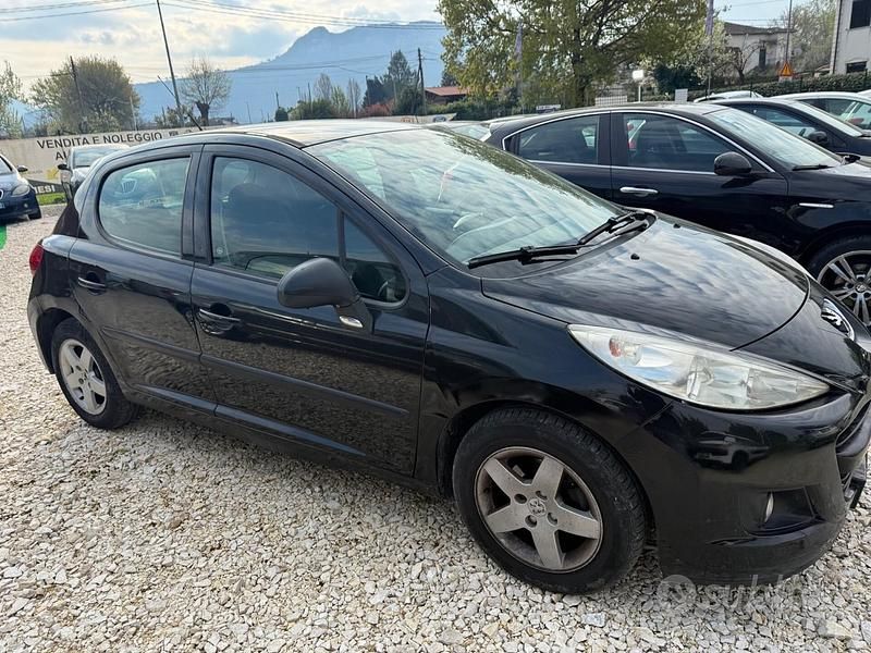 Usata Peugeot 207 90 CV (66 kW) 2010 Nero Berlina