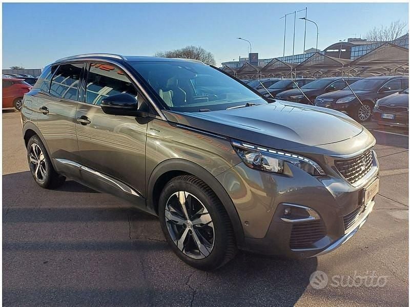 Usata Peugeot 3008 GT-line 120 CV (88 kW) 2017 Verde SUV