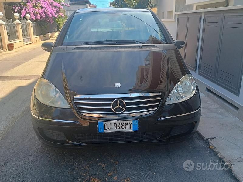 Nero Usata 2007 Mercedes A180 Classic Due volumi | 1600 € (Ottimo prezzo) - Immagine 1/4