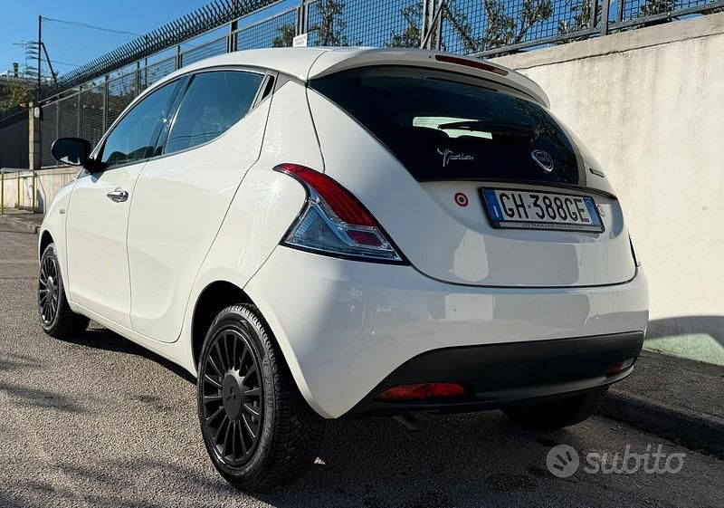 Usata Lancia Ypsilon S 69 CV (50 kW) 2022 Bianco Utilitaria