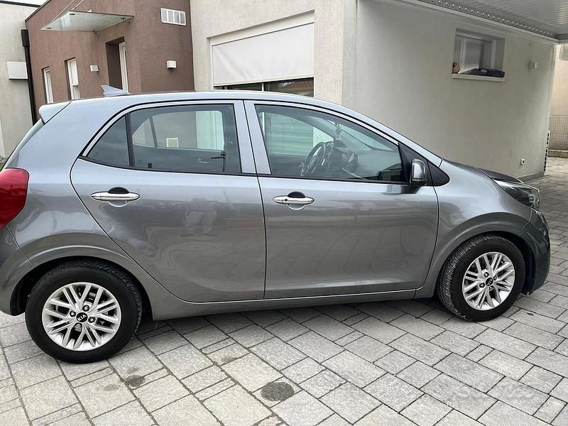 Usata Kia Picanto 63 CV (46 kW) 2021 Grigio Utilitaria