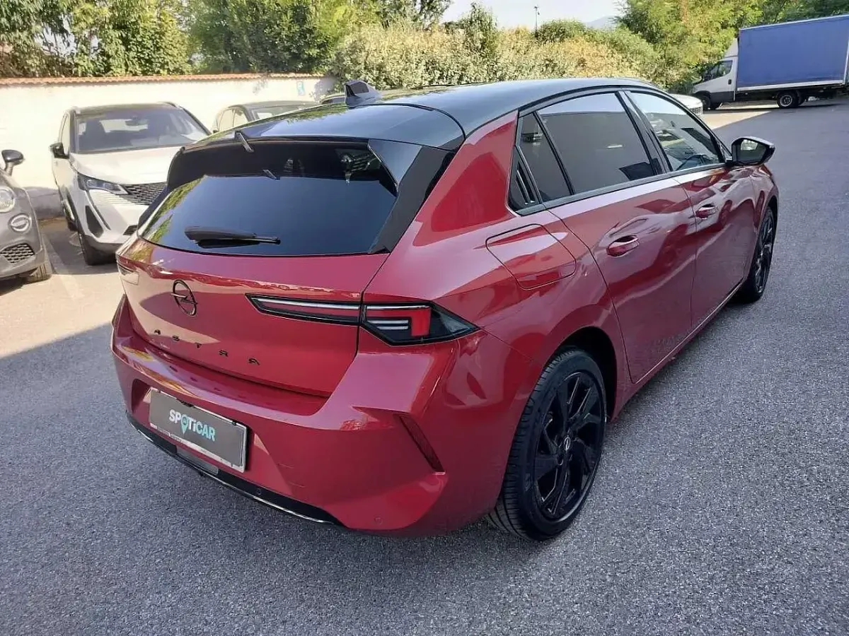 Usata Opel Astra 131 CV (96 kW) 2024 Rosso Utilitaria
