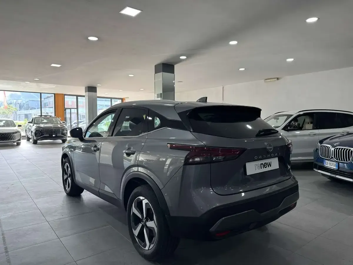Usata Nissan Qashqai N-Connecta 140 CV (102 kW) 2023 Grigio SUV
