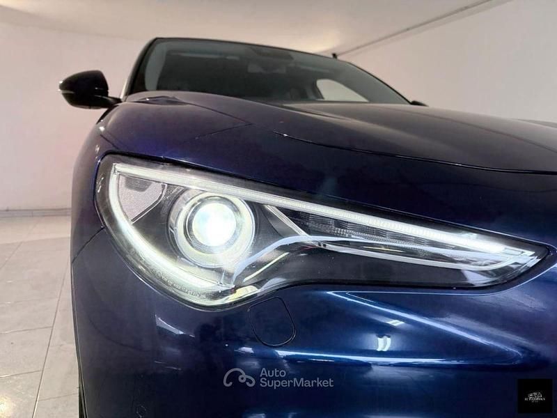 Usata Alfa Romeo Stelvio 182 CV (133 kW) 2018 Blu SUV