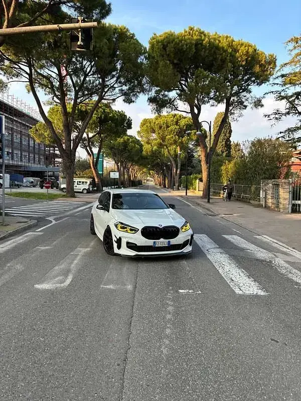 Usata BMW 116 M Sport 116 CV (85 kW) 2020 Bianco Utilitaria