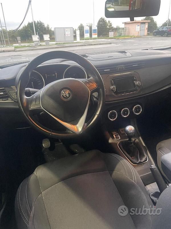 Usata Alfa Romeo Giulietta 120 CV (88 kW) 2017 Grigio Utilitaria