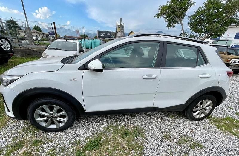 Usata Kia Stonic 100 CV (73 kW) 2020 Bianco SUV