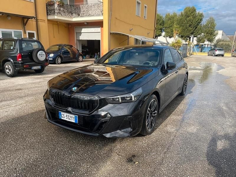 Usata BMW 520 M Sport 197 CV (144 kW) 2024 Nero Berlina