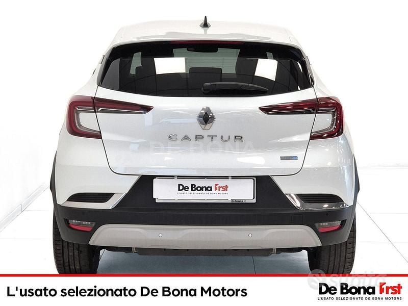 Usata Renault Captur Intens 160 CV (117 kW) 2020 Bianco SUV