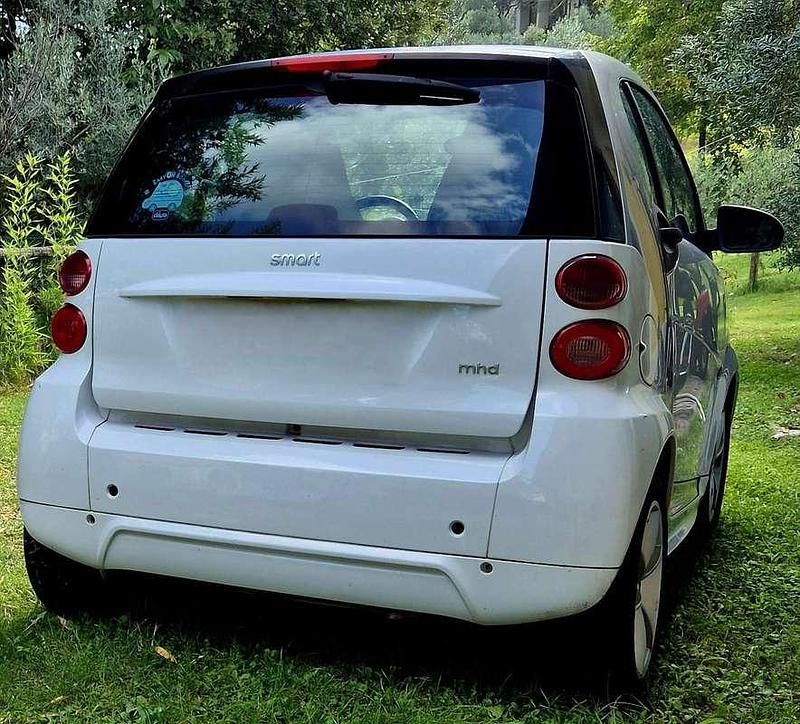 Bianco Usata 2011 Smart ForTwo Coupé Due volumi | 4000 € (Super prezzo) - Immagine 1/3