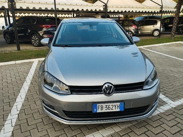Argento Usata 2016 VW Golf VII Highline Tre volumi | 12.800 € (Ottimo prezzo) - Immagine 1/4