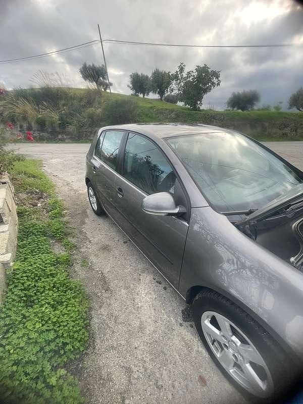 Usata VW Golf IV Trendline 105 CV (77 kW) 2006 Grigio