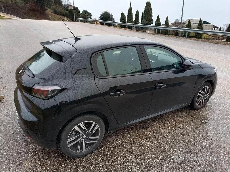 Usata Peugeot 208 S 101 CV (74 kW) 2020 Nero Utilitaria
