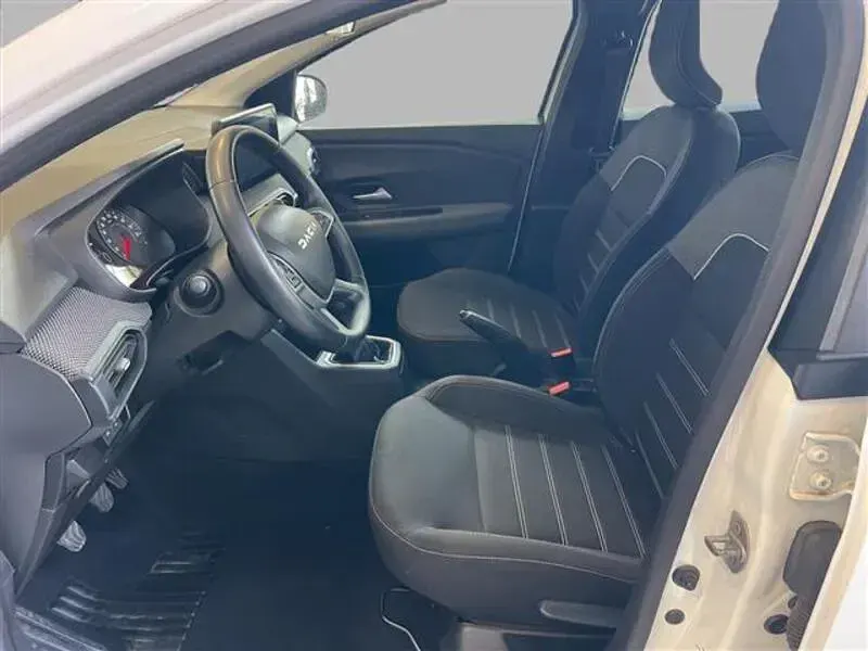 Usata Dacia Sandero Expression 101 CV (74 kW) 2024 Utilitaria