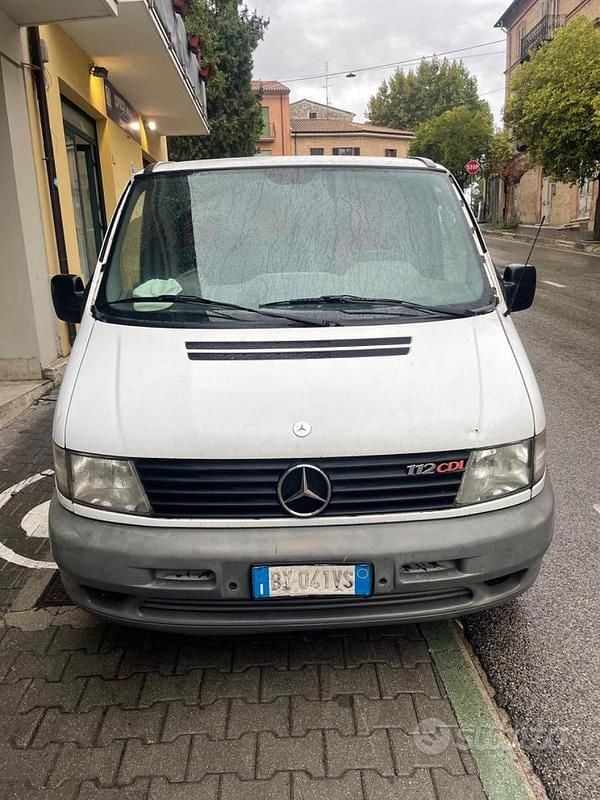 Bianco Usata 2002 Mercedes Vito Furgone | 6000 € (Molto cara) - Immagine 1/1
