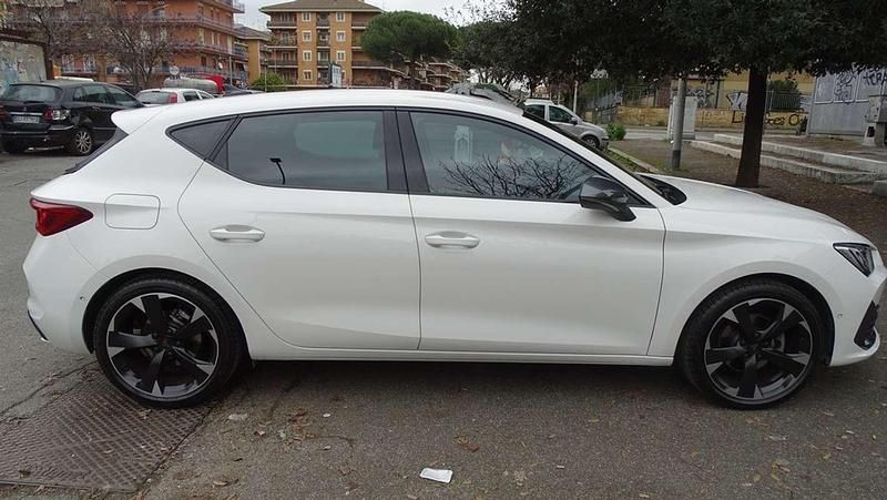 Usata Cupra Leon 150 CV (110 kW) 2023 Bianco Berlina