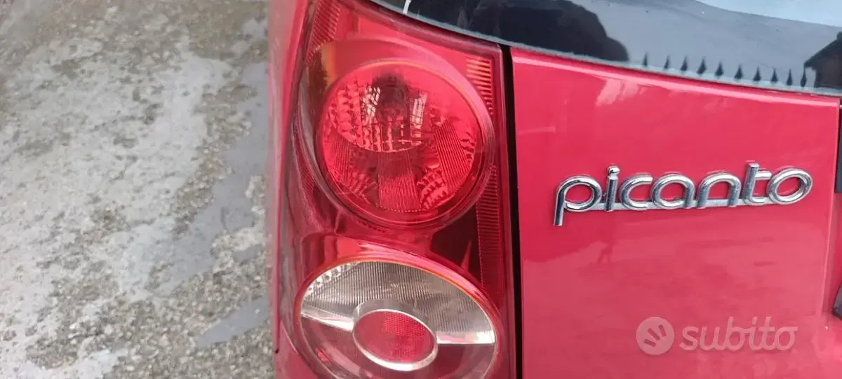 Usata Kia Picanto 69 CV (50 kW) 2011 Rosso Utilitaria