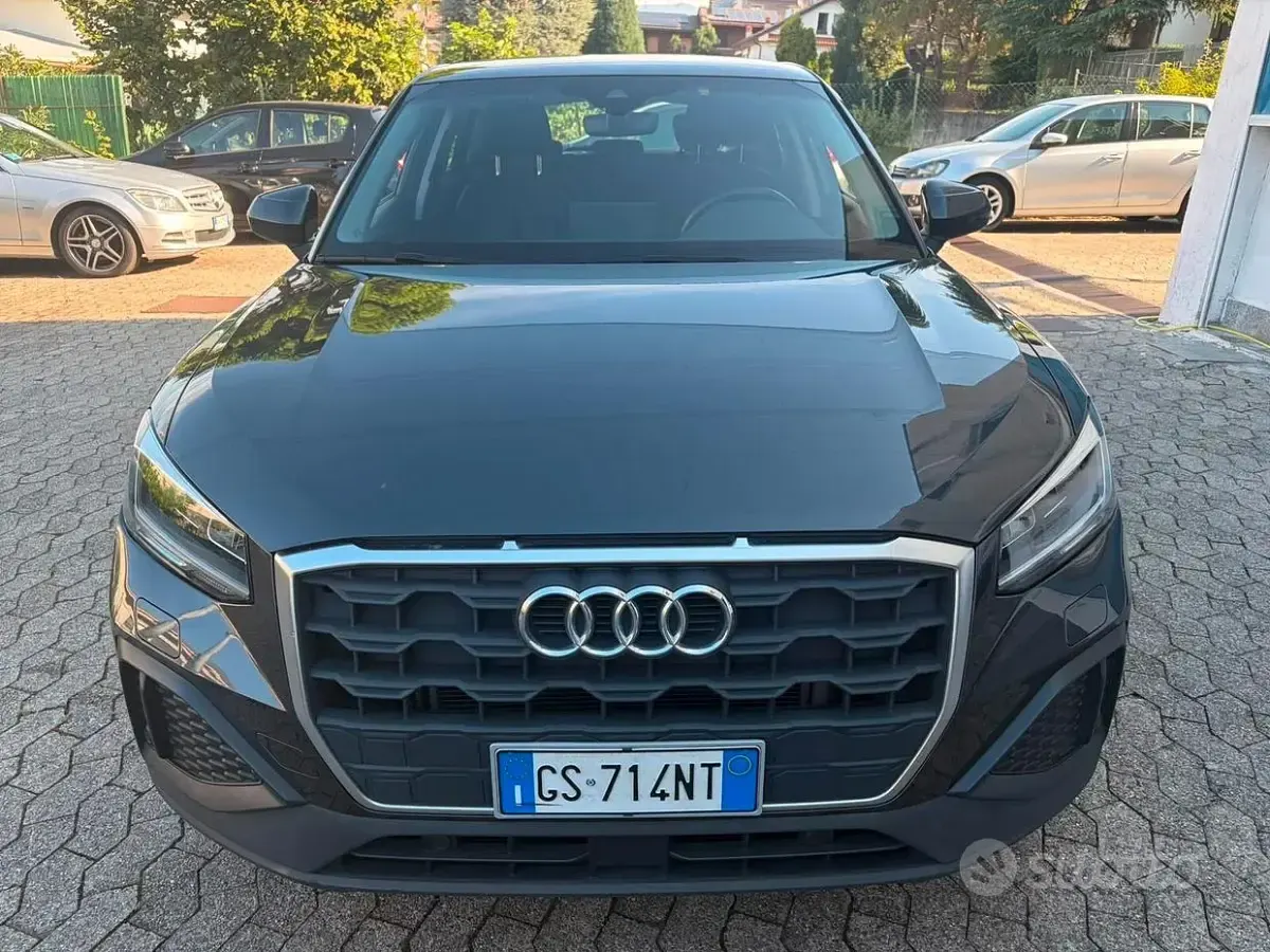 Usata Audi Q2 Business 116 CV (85 kW) 2023 Grigio SUV