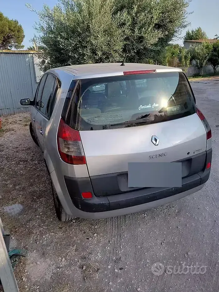 Usata Renault Scénic II 106 CV (77 kW) 2006 Grigio Monovolume