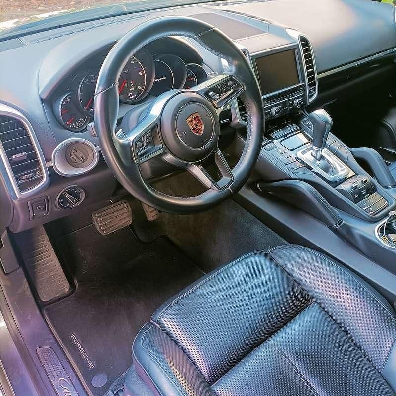 Usata Porsche Cayenne 250 CV (183 kW) 2016 Grigio SUV