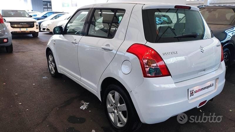 Usata Suzuki Swift 75 CV (55 kW) 2009 Bianco Utilitaria