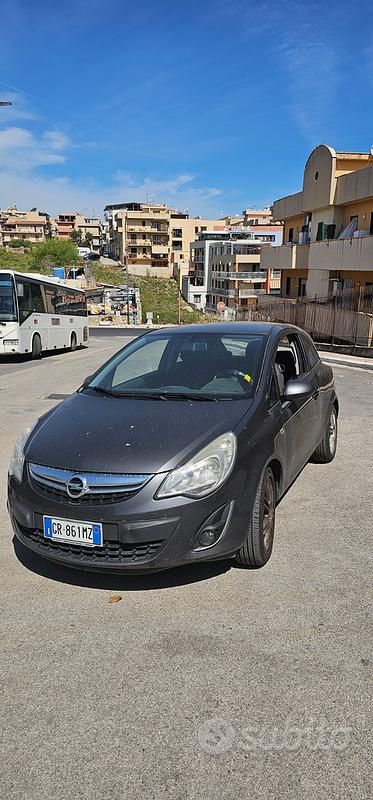 Usata Opel Corsa Club 85 CV (62 kW) 2011 Grigio Utilitaria