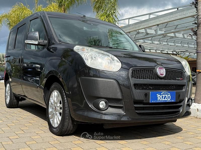 Usata Fiat Doblò Lounge 105 CV (77 kW) 2015 Grigio Monovolume