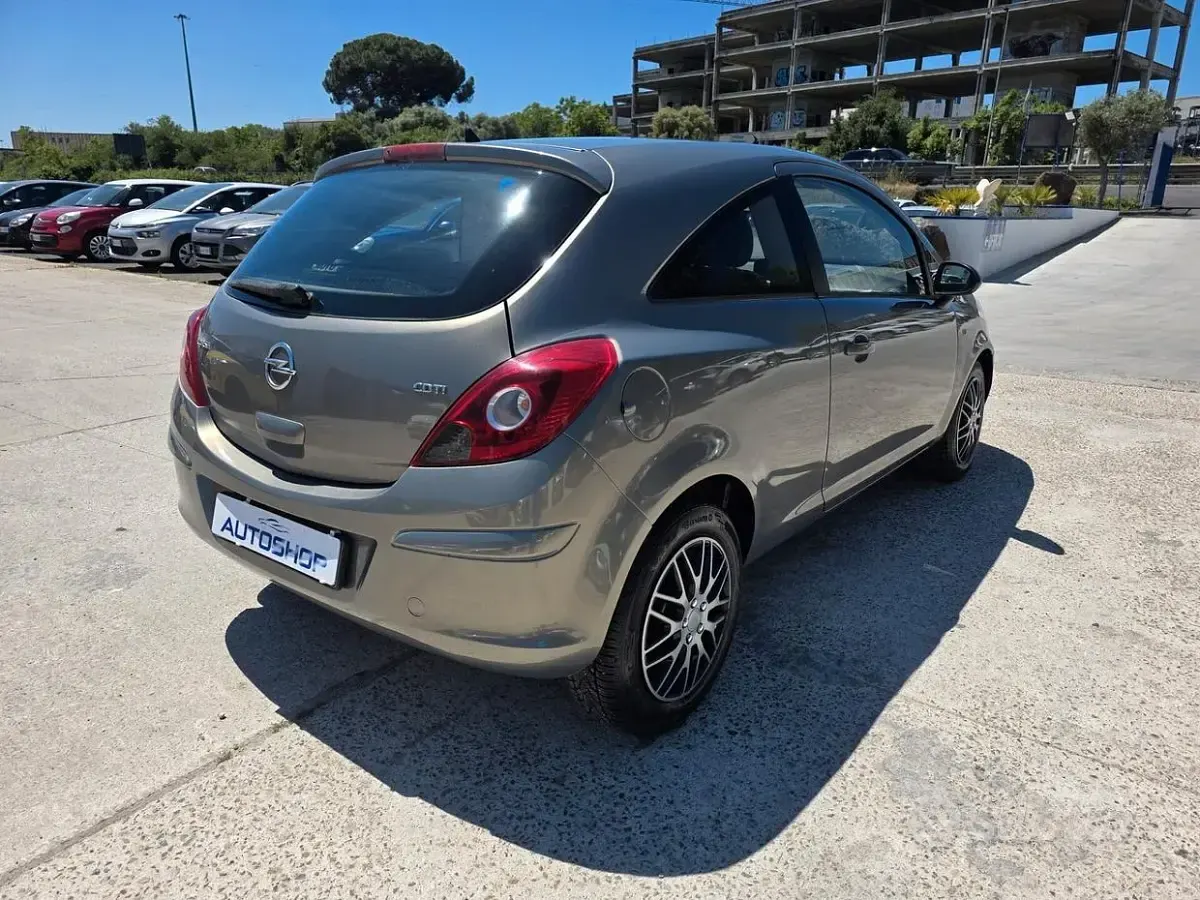Usata Opel Corsa 75 CV (55 kW) 2014 Grigio Utilitaria