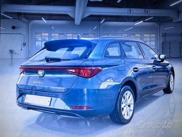 Usata Seat Leon Business 90 CV (66 kW) 2023 Blu Station wagon