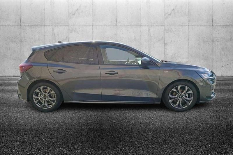 Usata Ford Focus ST-Line 116 CV (85 kW) 2025 Grigio Station wagon