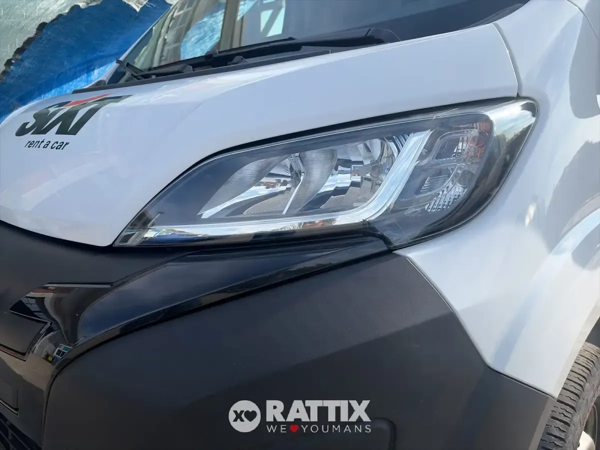 Usata Peugeot Boxer 140 CV (102 kW) 2024 Kaolin white Furgone