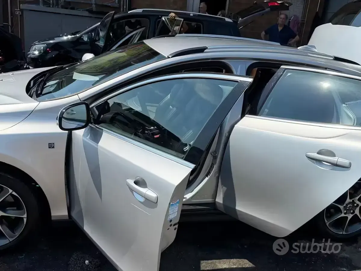 Usata Volvo V40 CC 120 CV (88 kW) 2017 Grigio Station wagon