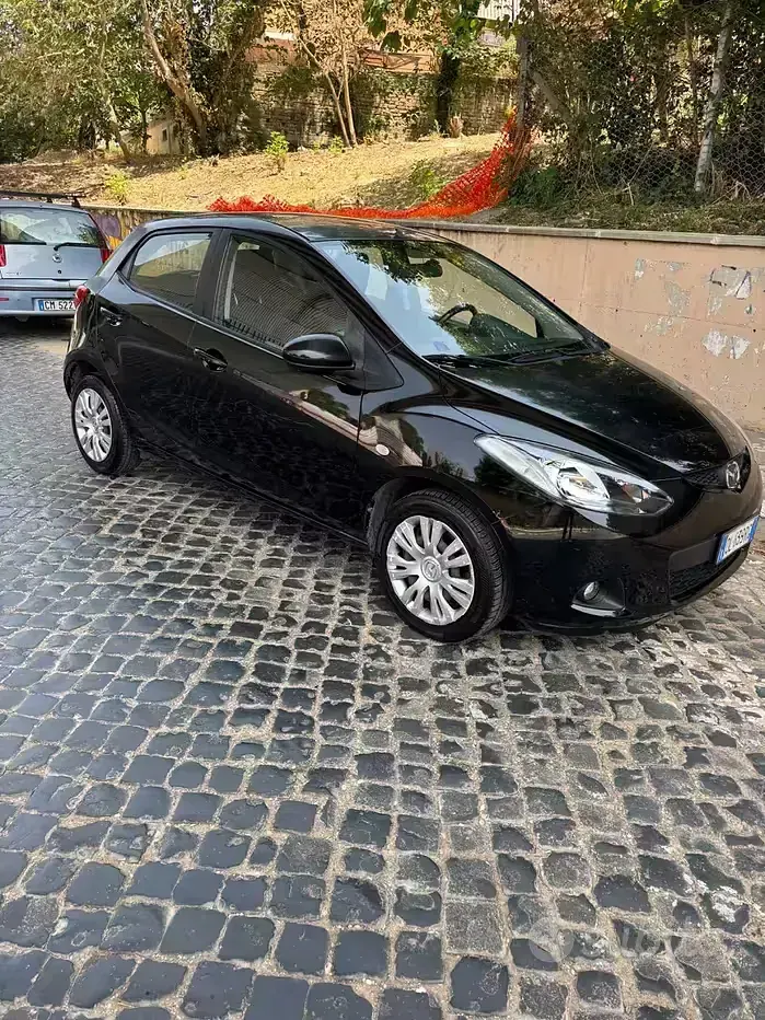 Usata Mazda 2 75 CV (55 kW) 2007 Nero Utilitaria