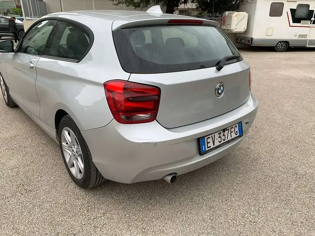 Usado BMW 116 116 HP (85 kW) 2014 Prateado Citadino