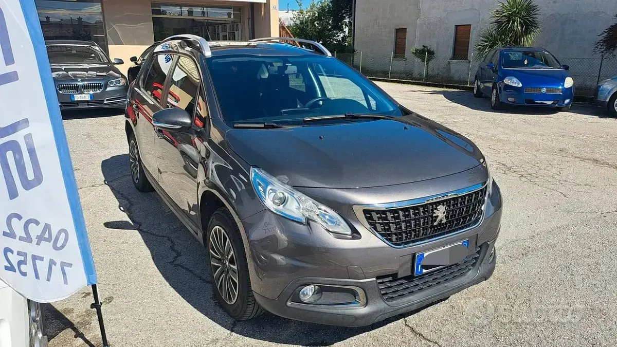 Usata Peugeot 2008 Allure 82 CV (60 kW) 2016 Grigio SUV