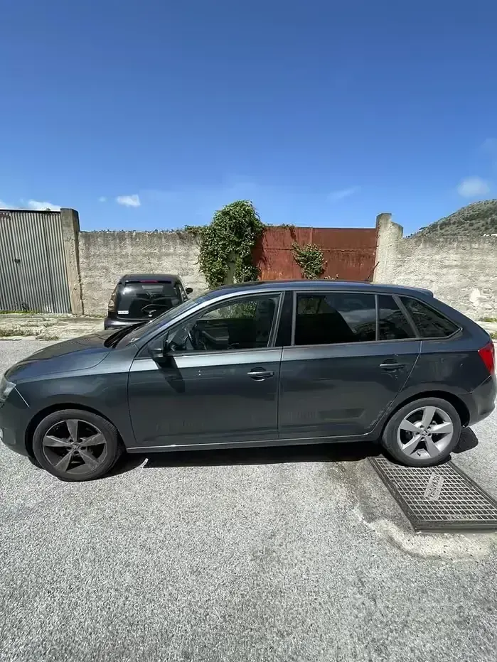 Usata Skoda Rapid 90 CV (66 kW) 2017 Blu Utilitaria
