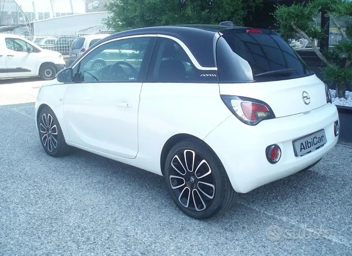 Usata Opel Adam Glam 87 CV (63 kW) 2017 Bianco Utilitaria