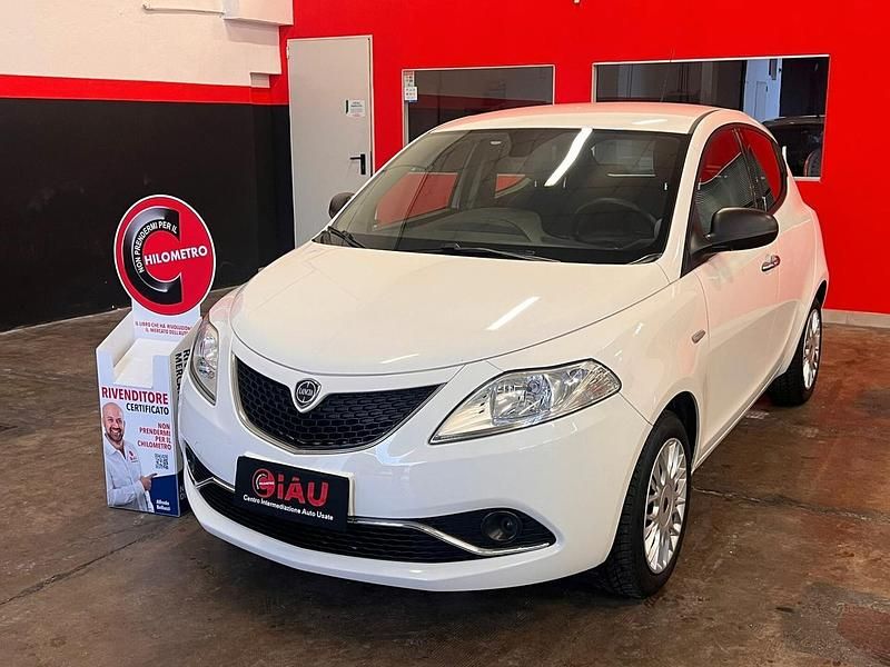 Usata Lancia Ypsilon S 95 CV (69 kW) 2016 Bianco Utilitaria