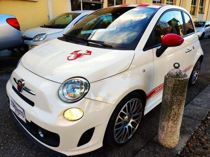 Usata Abarth 500 Custom 140 CV (102 kW) 2014 Bianco pastello Utilitaria