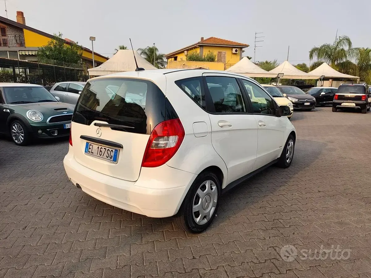 Usata Mercedes A160 82 CV (60 kW) 2012 Bianco Utilitaria