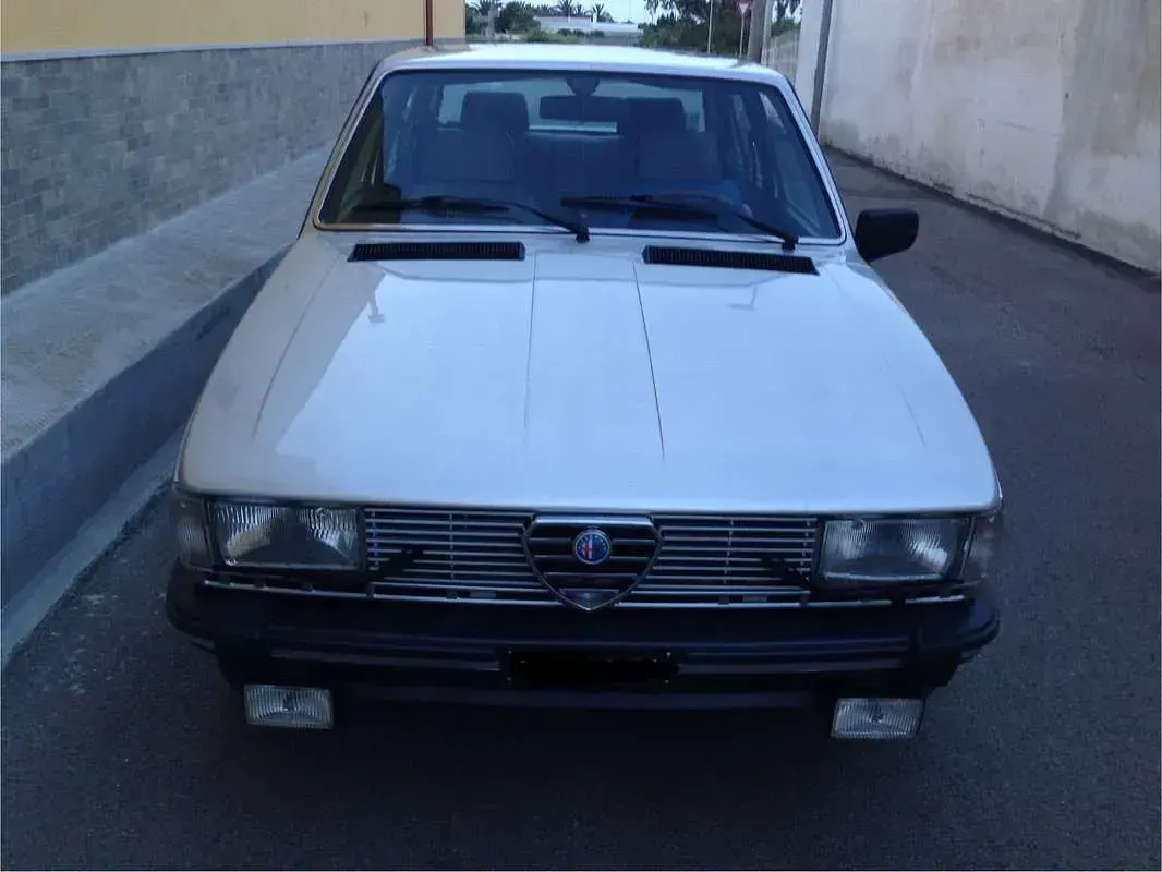 Usata Alfa Romeo Giulietta 109 CV (80 kW) 1983 Berlina