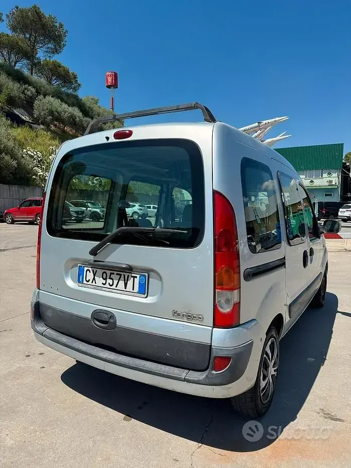 Usata Renault Kangoo 68 CV (50 kW) 2006 Grigio Monovolume