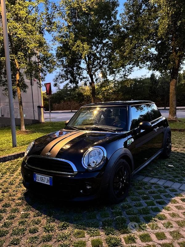 Usata Mini ONE 75 CV (55 kW) 2012 Nero Utilitaria