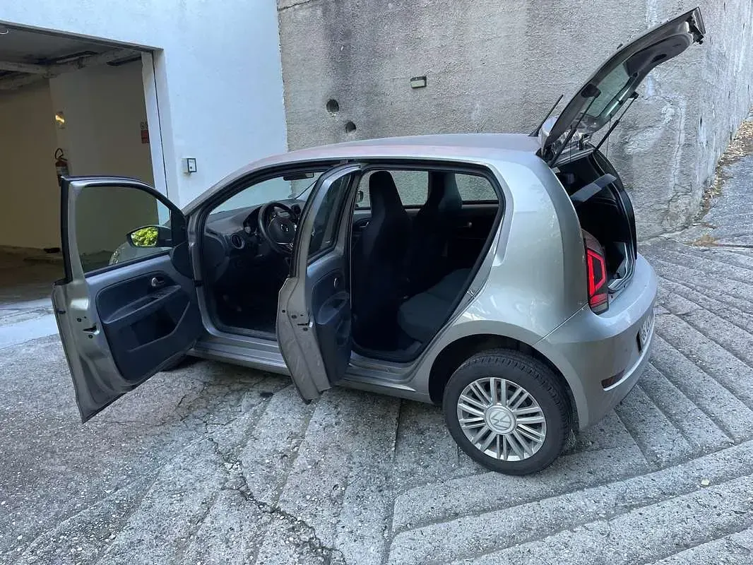 Usata VW up! Move 65 CV (47 kW) 2021 Grigio Utilitaria