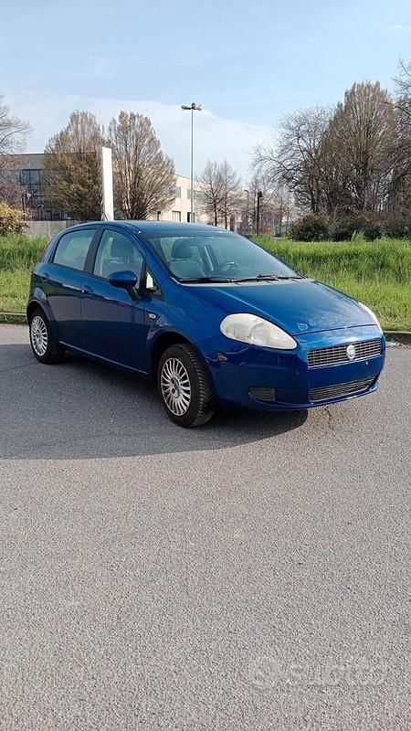 Usata Fiat Grande Punto Active 65 CV (47 kW) 2008 Blu Utilitaria