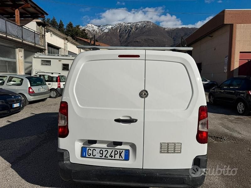Usata Peugeot Partner S 102 CV (75 kW) 2020 Bianco Monovolume