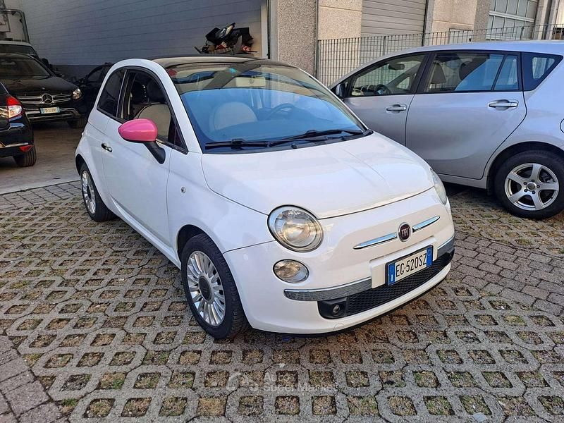 Usata Fiat 500 Lounge 69 CV (50 kW) 2011 Bianco Utilitaria